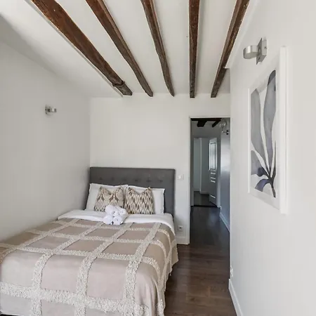 Apartment Madeleine & Champs-elysees - 2br - Vacation Paris